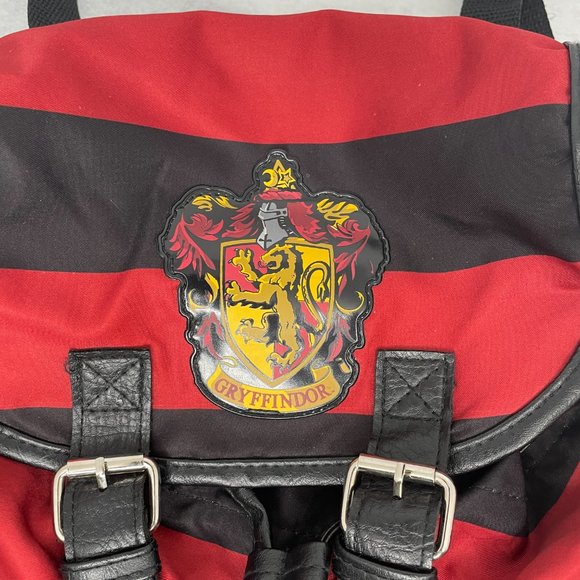 HARRY POTTER STRIPED GRYFFINDOR SLOUCHY BACKPACK main image 12